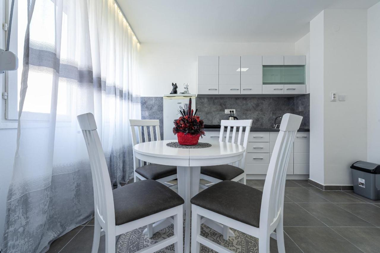 Clock Tower Lux Apartment Podgorica Esterno foto
