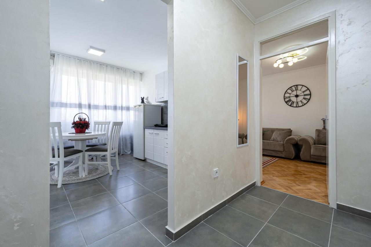 Clock Tower Lux Apartment Podgorica Esterno foto